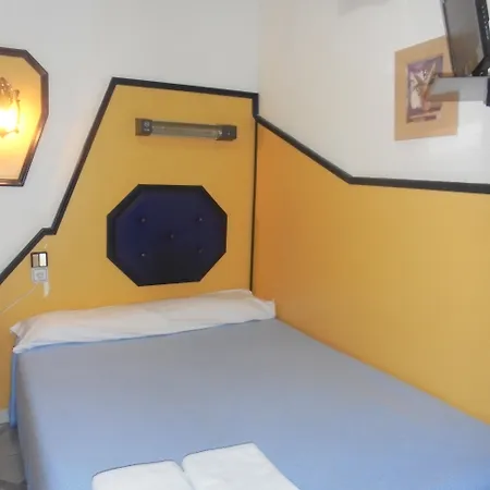 Pensión Nuevo Pino 2*