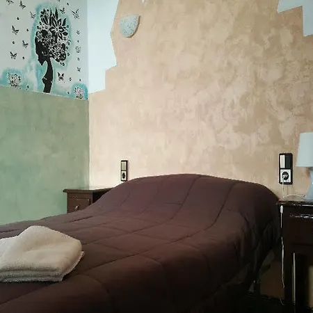 Nuevo Pino Pensión 2*